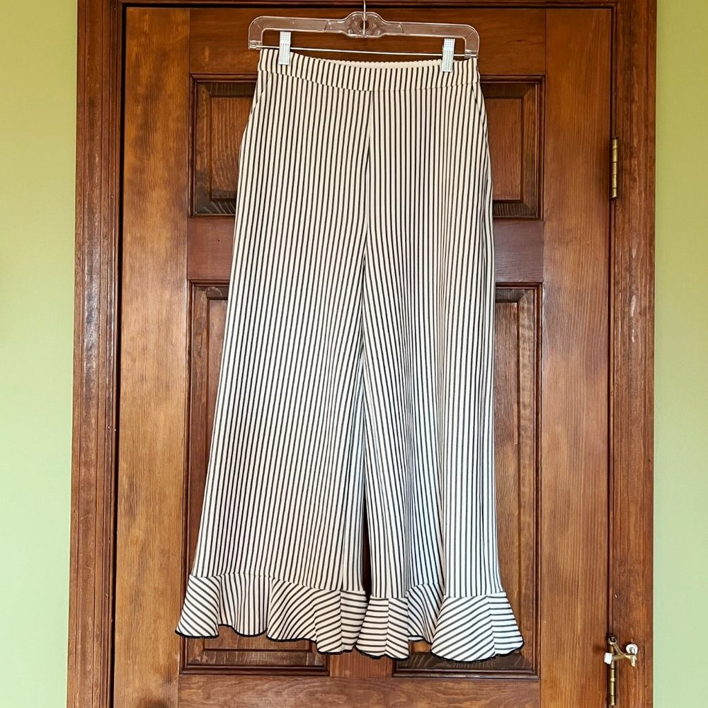 3/$10🌹English Factory Wide Leg Pants with Bottom Ruffle